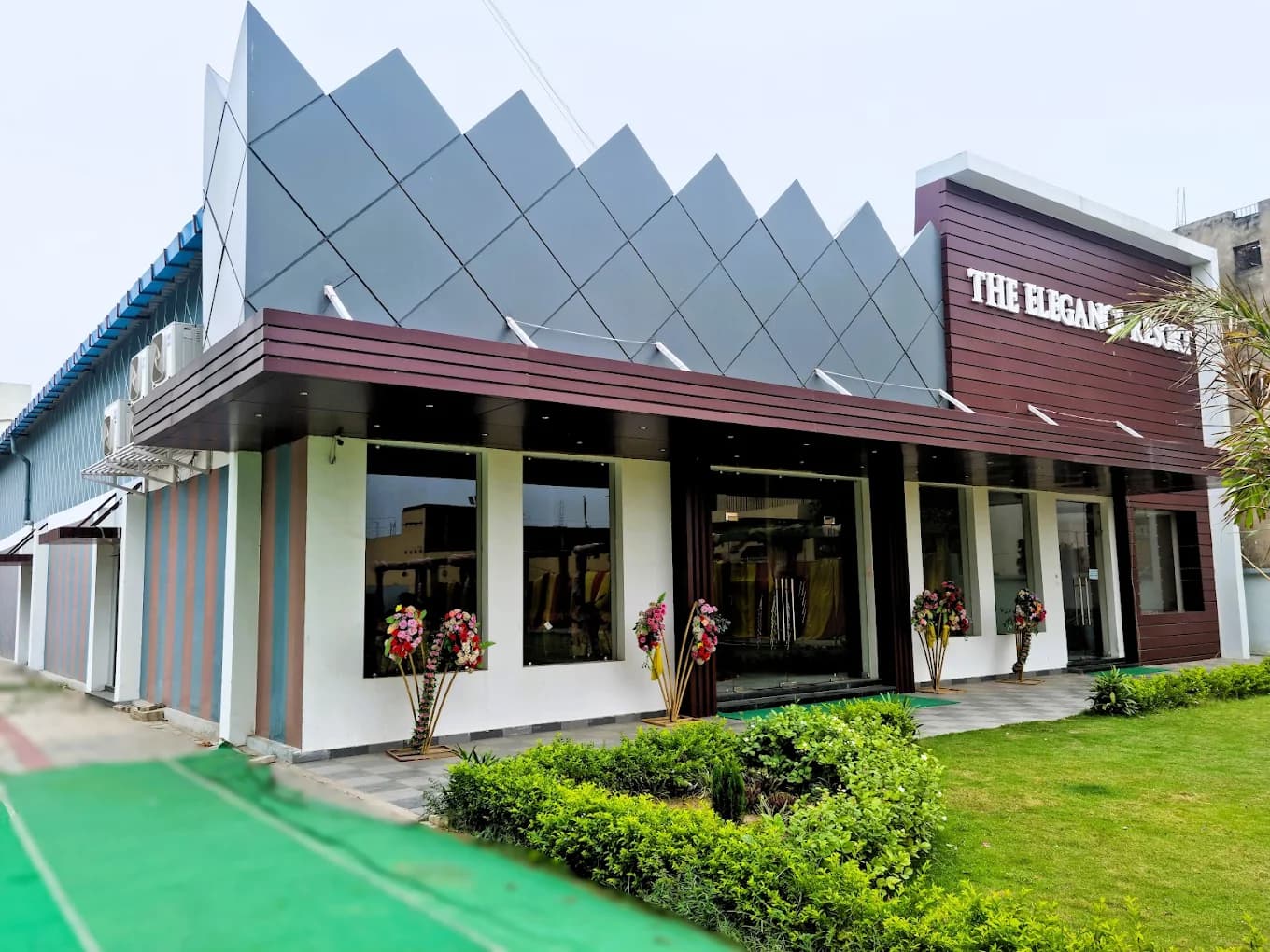 The Elegance Resort β photo 1