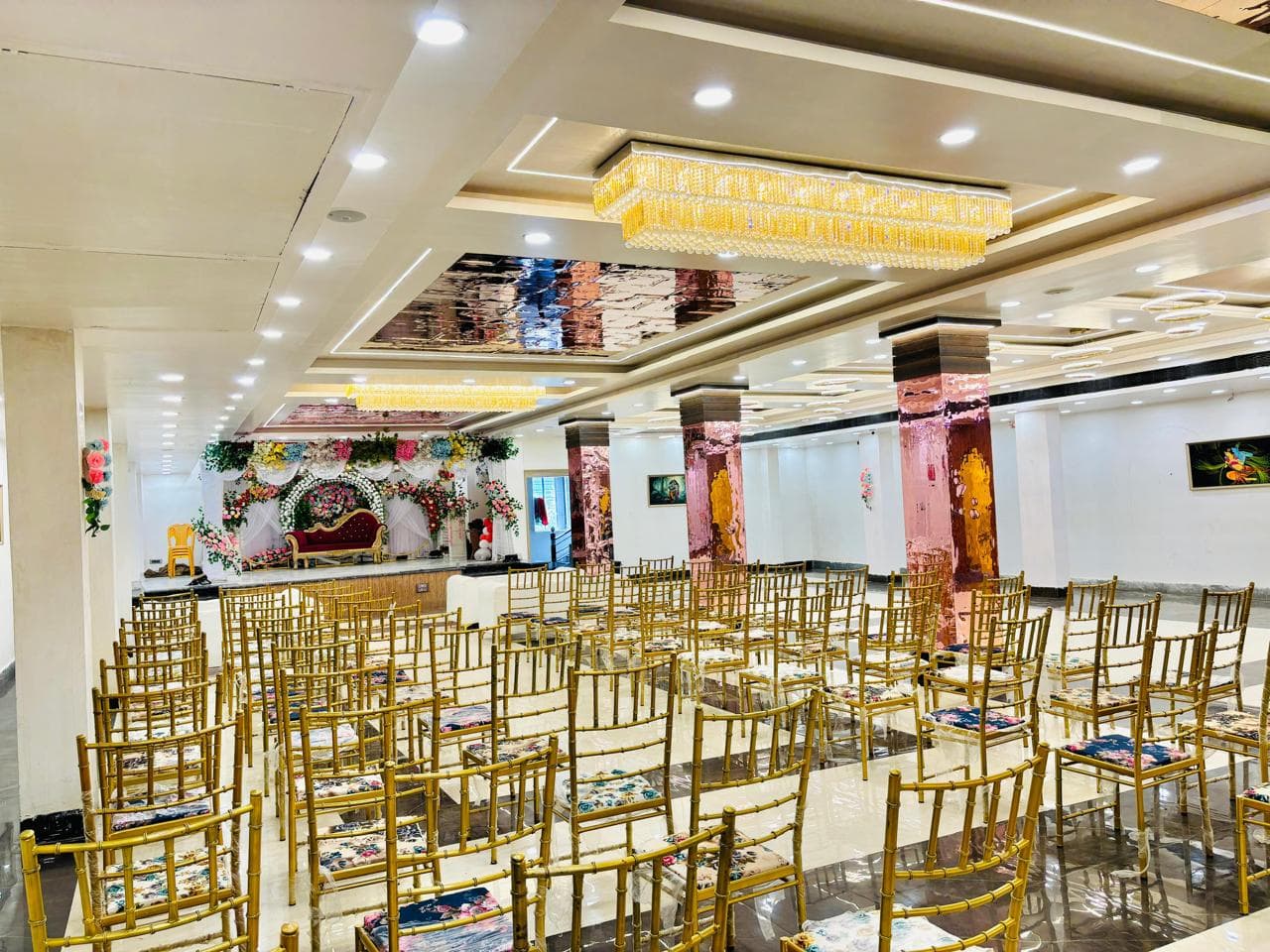 RAJ RAJESHWAR BANQUET β photo 2